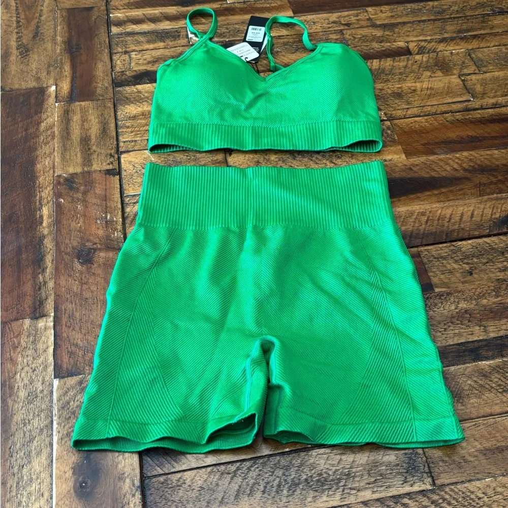 Fashion Nova Green Sports Bra and Shorts Set - Picture 2 of 7